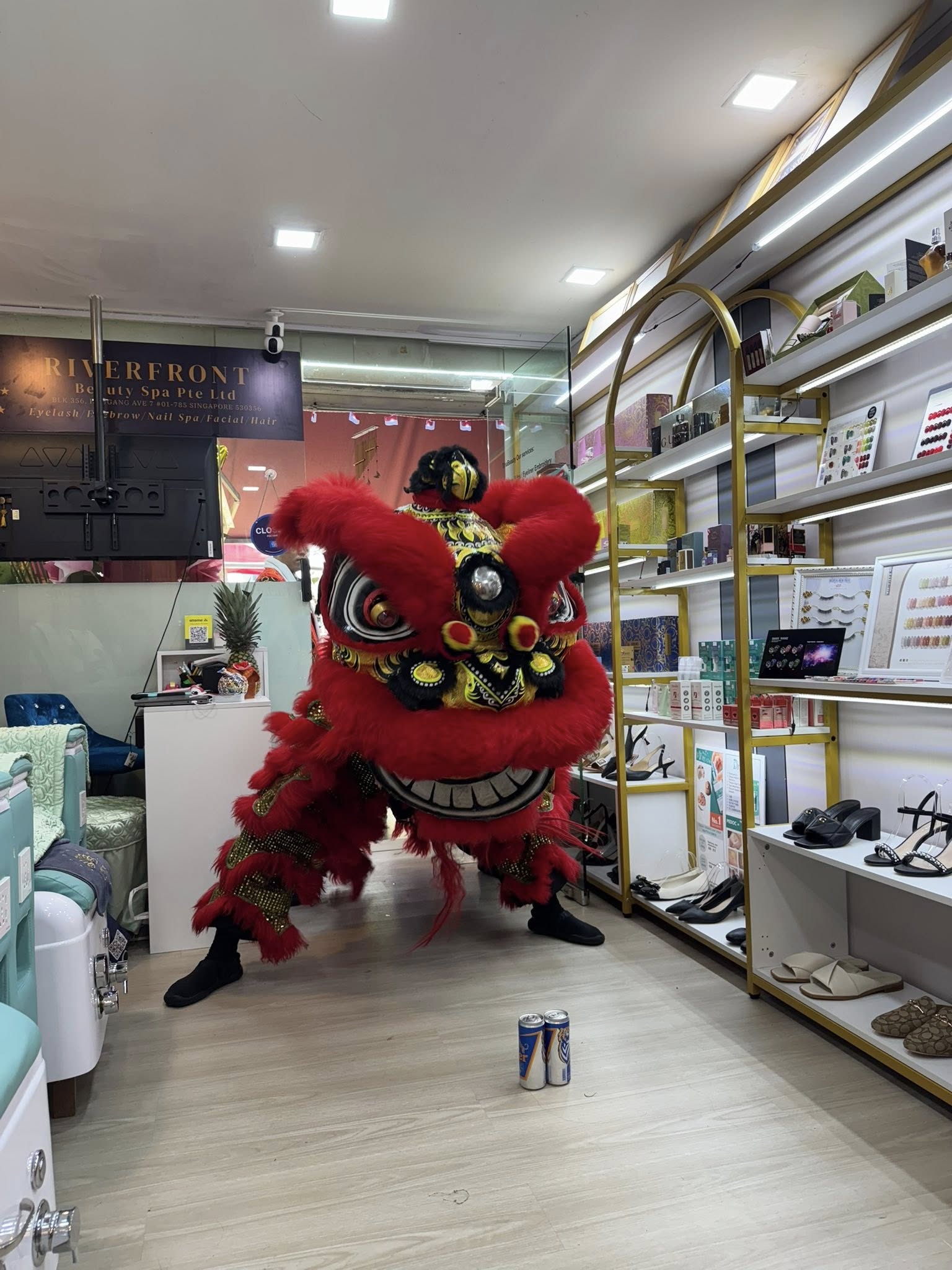 Retail opening ceremony / 零售店开业仪式